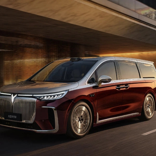 ③ EV Van Airport Transfer in Shanghai